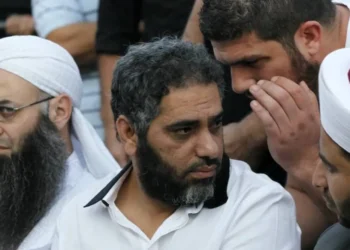 القضاء اللبناني يبرّئ فضل شاكر في قضية محاولة اغتيال… وملفات أخرى تنتظره