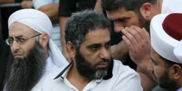 القضاء اللبناني يبرّئ فضل شاكر في قضية محاولة اغتيال… وملفات أخرى تنتظره