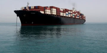 مضيق هرمز بين “رسوم العبور” و”خدمات الملاحة”
