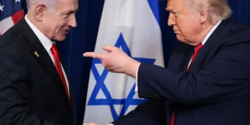 ترامب: متفق مع نتنياهو وسنفتح مضيق هرمز فوراً