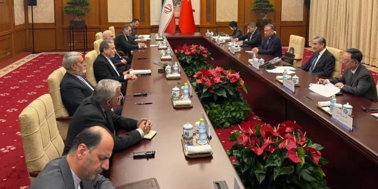 عراقجي في بكين: إيران تتمسك بـ”اتفاق عادل” وترقّب لقمة دونالد ترامب – شي جين بينغ