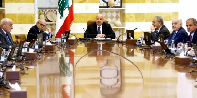 لبنان يتمسك بحصر السلاح بيد الدولة ويشدد الإجراءات الأمنية