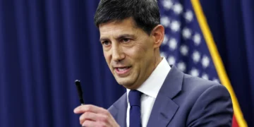 الاحتياطي الفيدرالي يعيد ترتيب أوراقه.. لماذا يركز رئيسه الجديد على العوائد المرتفعة والعجز المالي؟