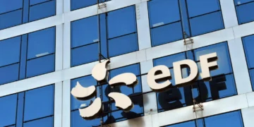 فرنسا تفوز بعقود طاقة استراتيجية في عُمان بقيمة تتجاوز 6.2 مليارات دولار