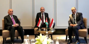 فؤاد حسين يبحث مع نظرائه العرب تعزيز التعاون الإقليمي ودعم الاستقرار عبر الحوار والتنسيق