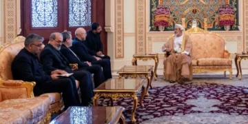 عُمان وإيران تتفقان على إدارة مشتركة لمضيق هرمز وضمان العبور الآمن للسفن