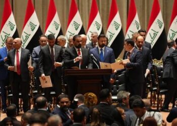 الكابينة الوزارية لحكومة الزيدي ما تزال معلّقة.. 9 حقائب بانتظار التوافق السياسي