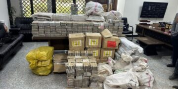 أكبر ملف فساد نفطي يتوسع في العراق.. اعترافات تطيح بمسؤولين وضبط 98 مليار دينار و11 مليون دولار
