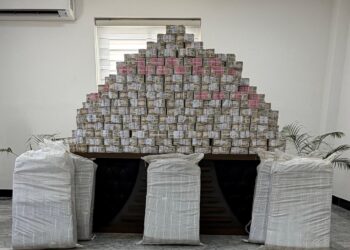 القضاء يضبط 27 مليار دينار في قضية وكيل وزارة النفط السابق.. التحقيقات تمتد إلى متورطين آخرين