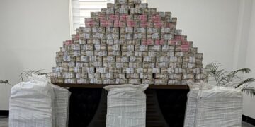 القضاء يضبط 27 مليار دينار في قضية وكيل وزارة النفط السابق.. التحقيقات تمتد إلى متورطين آخرين