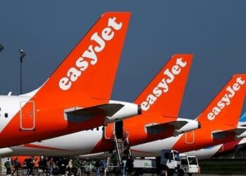 حرب إيران تُربك الطيران الأوروبي.. أرباح “إيزي جيت” تهبط 70%