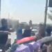 اعتصام مفتوح وإغلاق بوابات “الزقورة”.. خريجون يطالبون بإطلاق العقود الوزارية في القطاع النفطي
