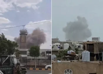 الحكومة اليمنية تتبنى استهداف مدرج مطار صنعاء.. والحوثيون يتهمون السعودية بتنفيذ الغارات