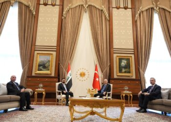 العراق وتركيا يفتحان مساراً اقتصادياً جديداً.. الزيدي يبحث مع رجال الأعمال الأتراك توسيع الاستثمار والتجارة