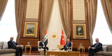 العراق وتركيا يفتحان مساراً اقتصادياً جديداً.. الزيدي يبحث مع رجال الأعمال الأتراك توسيع الاستثمار والتجارة