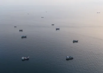 تصاعد التوتر في هرمز يحاصر آلاف البحارة.. الأمم المتحدة تحذر من تفاقم المخاطر على الملاحة الدولية