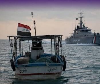 عودة الصيادين العراقيين من الكويت إلى البصرة.. جثمان أحدهم ومصاب يكشفان تعقيدات الحادث الحدودي
