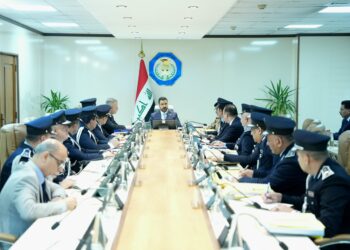 الزيدي من وزارة الداخلية: لا تهاون مع الفاسدين ويصادق على ترقيات ضباط الوزارة