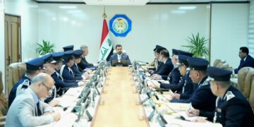 الزيدي من وزارة الداخلية: لا تهاون مع الفاسدين ويصادق على ترقيات ضباط الوزارة