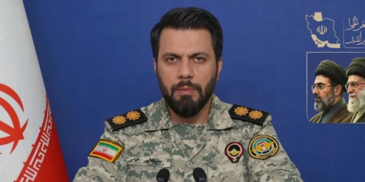 طهران تتوعد بالتصدي لأي تدخل أميركي في إدارة المضيق وتؤكد التزام السفن بالمسارات التي تحددها إيران