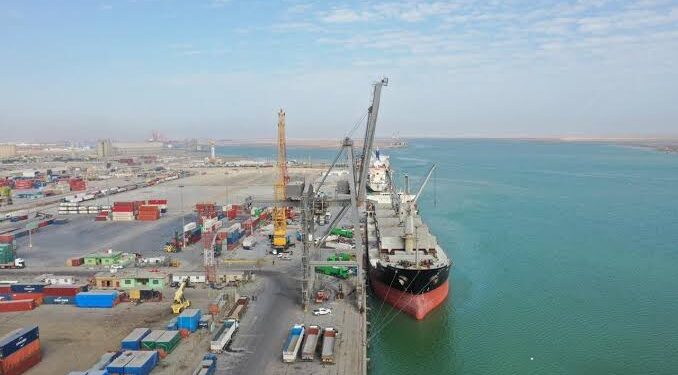 الإيرادات غير النفطية ترتفع إلى 16% من موازنة العراق.. هل يبدأ الاقتصاد بالخروج من عباءة النفط؟