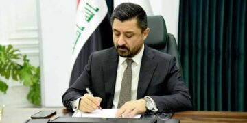 وزير العدل يطيح بمدير التسجيل العقاري في ديالى ويأمر بتحقيق عاجل