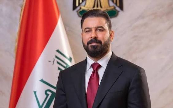 الزيدي يعلن تعطيل الدوام الرسمي الأربعاء تزامناً مع مراسم تشييع خامنئي