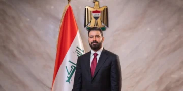 الزيدي يقــــود أكبر وفد حكومي إلى الولايات المتحدة منذ تشكيل الحكومة.