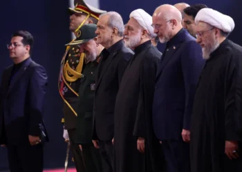بزشكيان يقود الوفد الإيراني إلى النجف.. استعدادات عراقية واسعة لاستقبال جثمان خامنئي