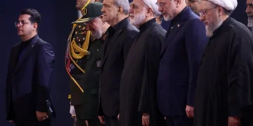 بزشكيان يقود الوفد الإيراني إلى النجف.. استعدادات عراقية واسعة لاستقبال جثمان خامنئي