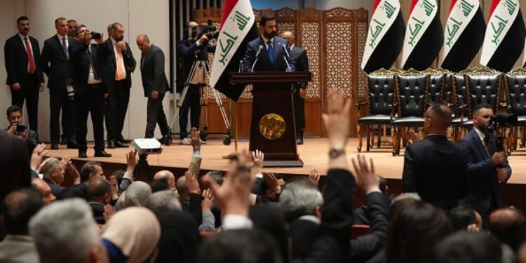 من الخلاف على الأسماء إلى الصراع الإيراني الأمريكي.. توقعات بتأجيل التصويت على الوزارات الشاغرة مجدداً