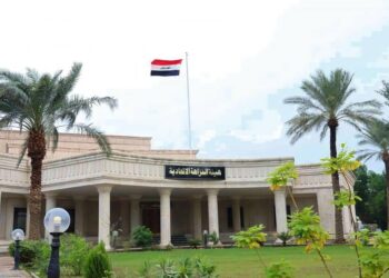 تسلموا مبلغ سلفة لـ”مشروع وهمي”.. النزاهة تضبط رئيس وأعضاء لجنتين بإحدى دوائر البلدية في الأنبار