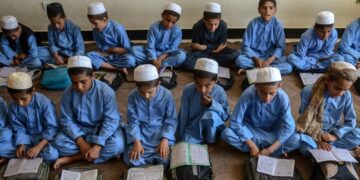 ذخيرة أم هجوم؟ انفجار داخل مدرسة في كابول يصيب 42 طفلاً
