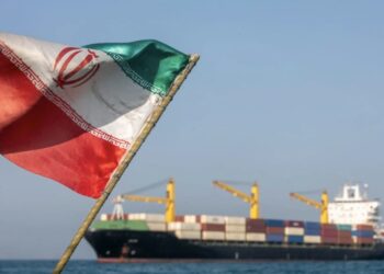 إيران تربط إعادة فتح مضيق هرمز بتغيير السلوك الأميركي.. وتفصل بين اتفاق عُمان واستئناف الملاحة