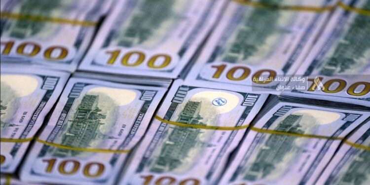 الجمارك تحبط تهريب 83 ألف دولار في مطار بغداد.. مبلغ مخفي داخل حقيبة مسافر