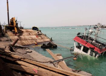 باب المندب يدخل دائرة التصعيد.. هجوم على سفينة ومقتل ثلاثة من طاقمها