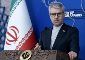 إيران تنفي استئناف المفاوضات مع واشنطن: ننسق مع عُمان بشأن هرمز ولا حديث عن إعادة فتحه