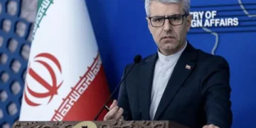 إيران تنفي استئناف المفاوضات مع واشنطن: ننسق مع عُمان بشأن هرمز ولا حديث عن إعادة فتحه