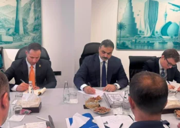 العراق وتركيا تبحثان رفع الترانزيت إلى مليون شاحنة سنوياً.. طريق التنمية يدخل مرحلة التنفيذ