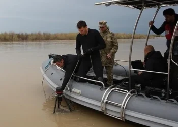 مأساة على ضفاف دجلة.. وفاة شابة وفقدان شقيقتها وإنقاذ ثالثة بعد انهيار جرف نهري في نينوى