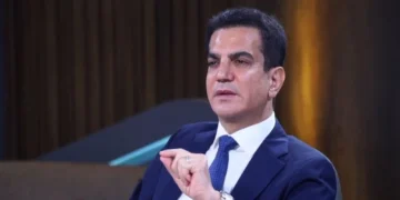 وكيل المالية الأسبق يدعو لمحاكمة طيف سامي: أفشل وزيرة.. أغرقت العراق بالديون وهدرت 140 مليار دولار
