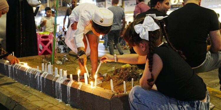 بالصور.. احتفالات بالمولد النبوي الشريف في الأعظمية ببغداد