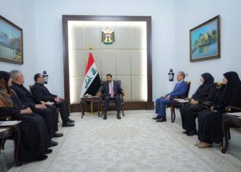 الزيدي يضع الاقتصاد ومكافحة الفساد على طاولة “منتصرون”.. هل تتحول موازنة الأداء إلى اختبار حكومي حقيقي؟