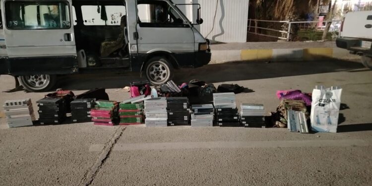 زرباطية تحت المجهر.. السكائر المهربة تختبئ بين مقاعد المسافرين
