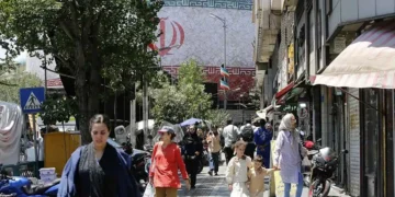 شلل نفطي شبه كامل.. سياسة “الخنق الاقتصادي” تدفع إيران إلى حافة الانفجار