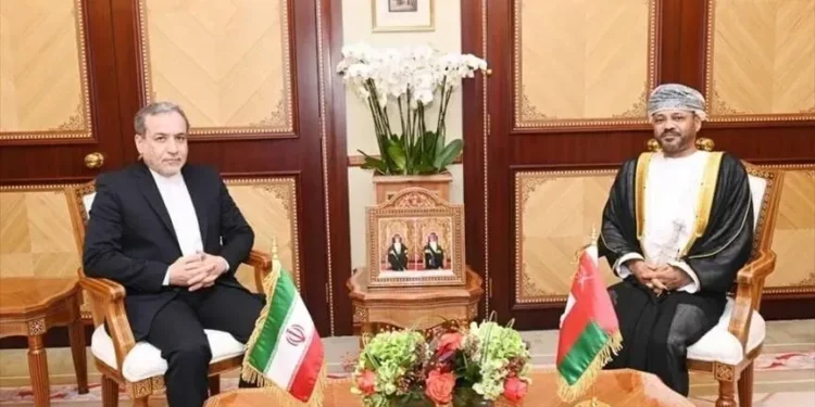 إيران وعمان يعلنان إطاراً بشأن هرمز: إنشاء ممر ملاحي مؤقت وتطهير المضيق من الألغام