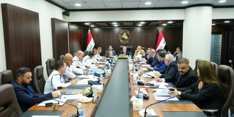الأمن والدفاع النيابية تفتح ملفي المرور والجرائم الإلكترونية