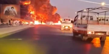 حريق في صهاريج وقود داخل مصفى الدورة.. الدفاع المدني يحاصر النيران ويبدأ التحقيق بأسباب الحادث
