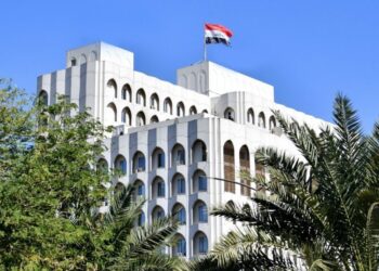 العراق يرحب باندماج “قسد” بمؤسسات الدولة السورية: يعزز استقرار سوريا وسيادتها