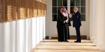 اتصال بن سلمان وترمب.. الرياض تدفع نحو التهدئة وتحذر من اتساع دائرة الصراع